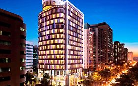 Khách sạn Novotel Suites Hà Nội